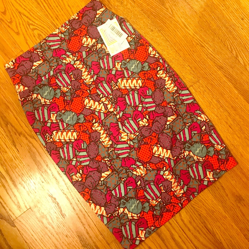 NWT Small Lularoe Cassie Skirt - Picture 1 of 3